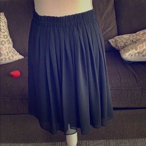 Flirty black chiffon loft skirt